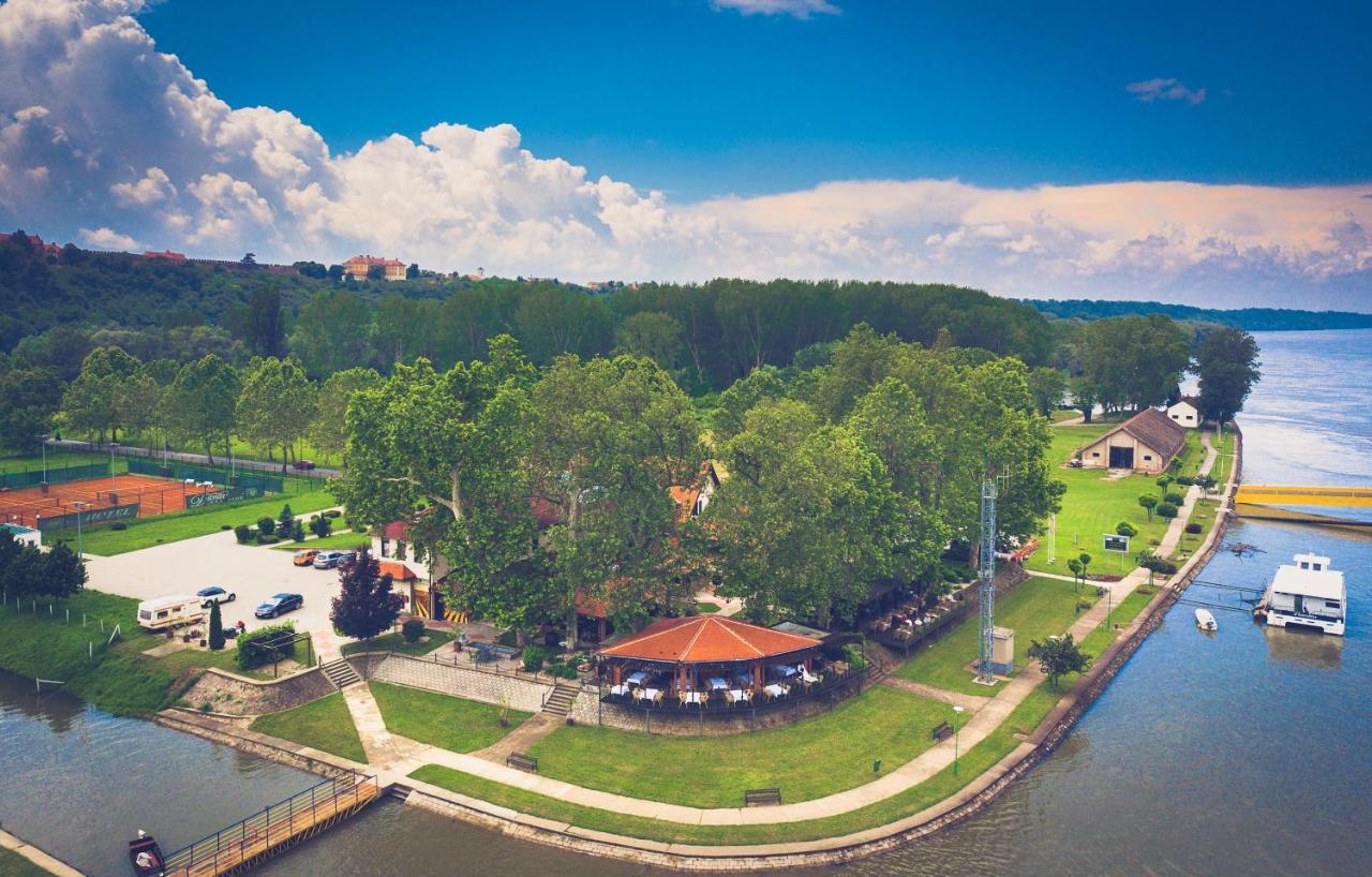 Hotel Dunav Ilok Exterior foto